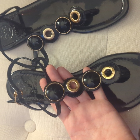 TORY BURCH 7.5 BLACK PATENT LEATHER WITH STUNNING GOLD ACCENTS W/ “TORY BURCH” - Picture 2 of 7